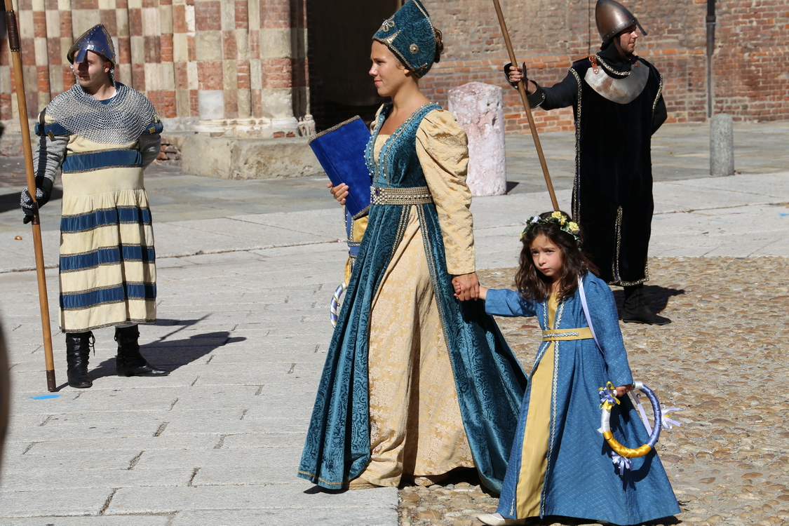 350.JPG - Castell'Alfero - Quadri di vita femminile in epoca medievale