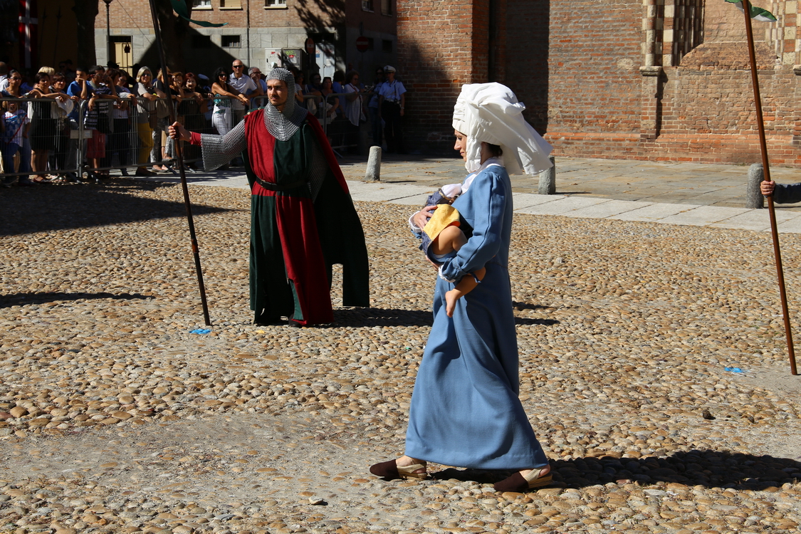 351.JPG - Castell'Alfero - Quadri di vita femminile in epoca medievale