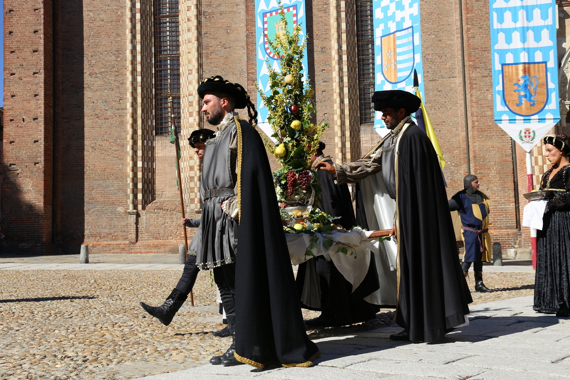 376.JPG - San Silvestro - Il cibo e la tavola ai tempi di Valentina Visconti