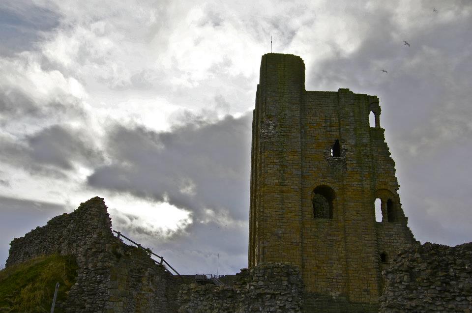 Scarborough_12.jpg - Sopra la città sorgono le rovine del castello medioevale....