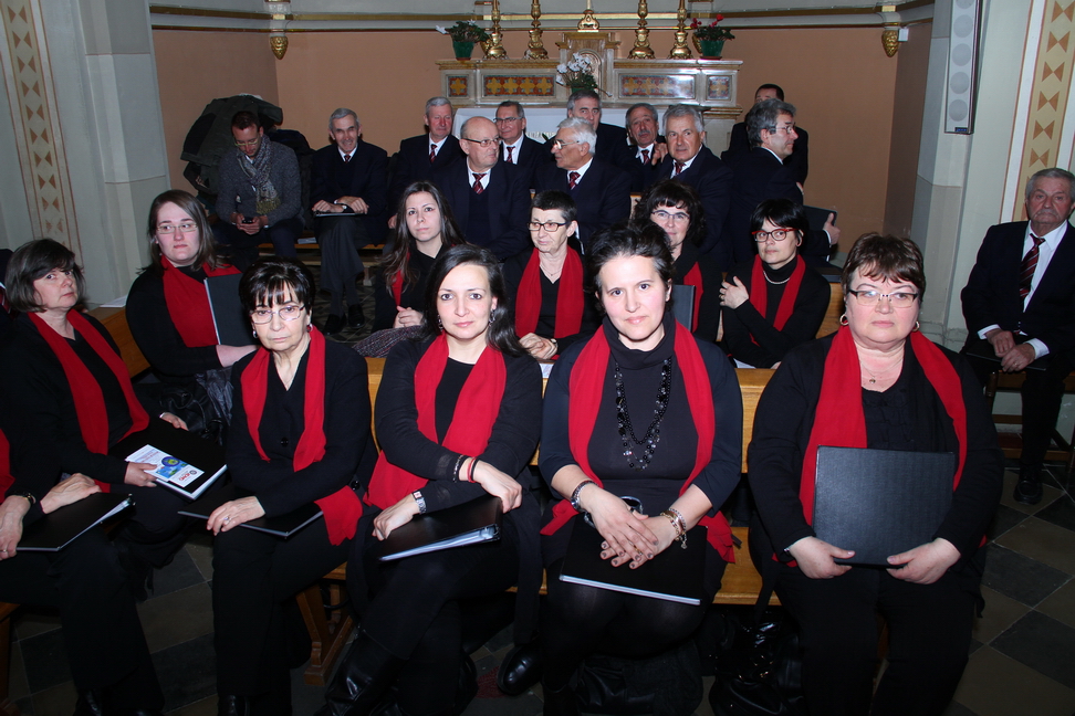 Concerto_03.JPG - Corale San Martino di Vezza d'Alba, diretta dal Maestro Guido Battaglio