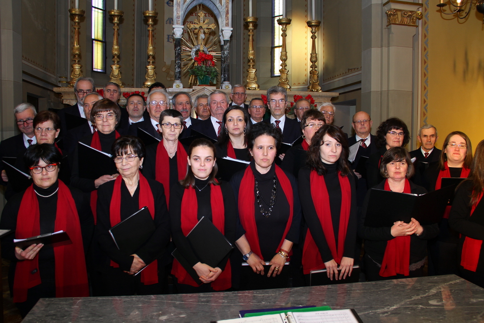 Concerto_23.JPG - Corale San Martino di Vezza d'Alba, diretta dal Maestro Guido Battaglio