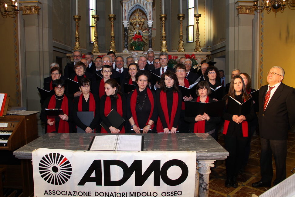 Concerto_24.JPG - Corale San Martino di Vezza d'Alba, diretta dal Maestro Guido Battaglio