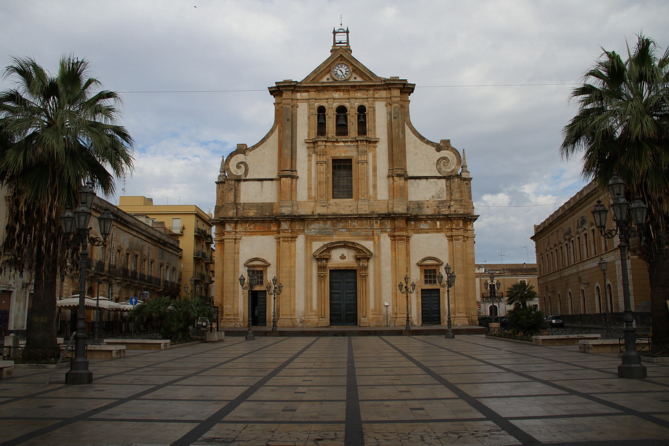 Sicilia_022.JPG - dedicata a Santa Maria Assunta (sec. XVII-XVIII)...