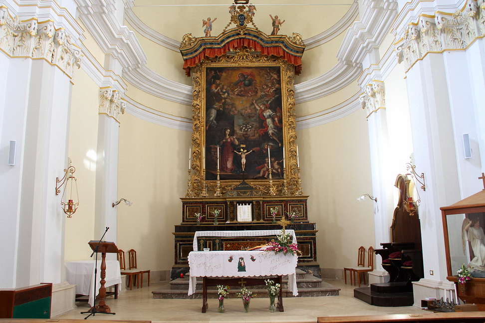 Sicilia_104.JPG - l'altare maggiore...