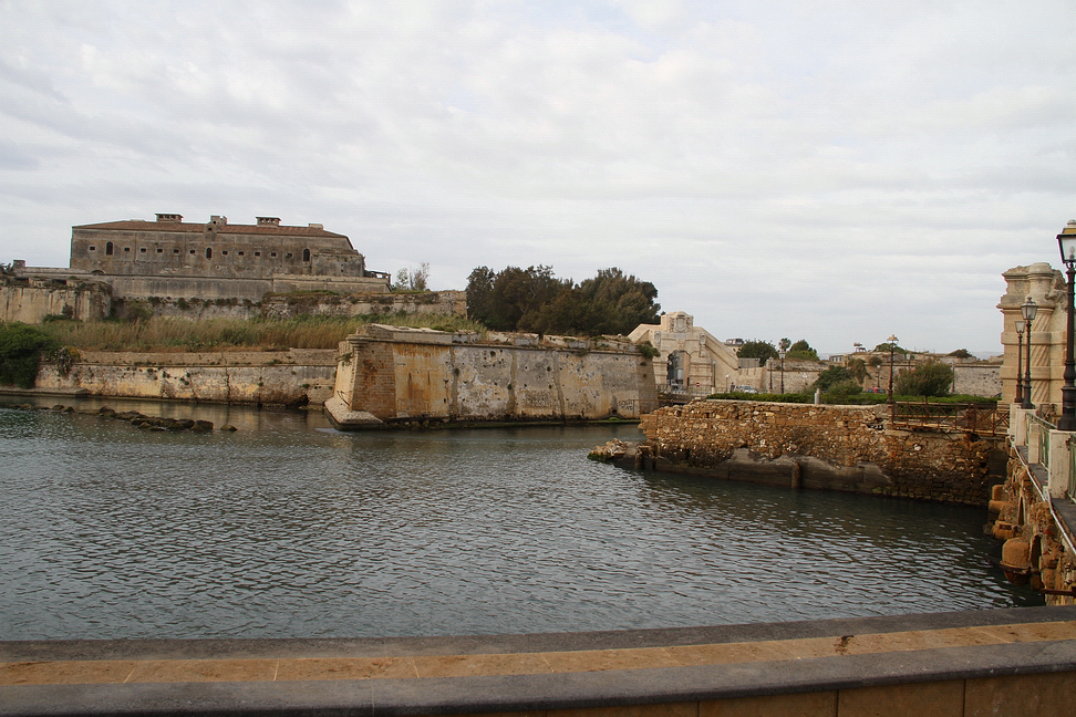 Sicilia_165.JPG - nella seconda metà del XVI secolo si susseguirono gravi sciagure...