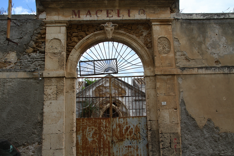 Sicilia_185.JPG - ma crudeli...