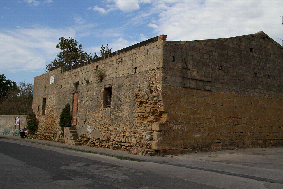 Sicilia_188.JPG - costruzioni a sfidare il tempo...