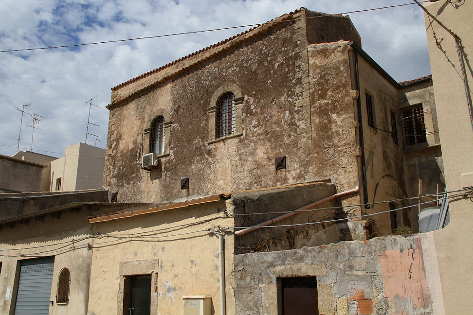 Sicilia_196.JPG - ricordi che vivono nelle antiche mura...