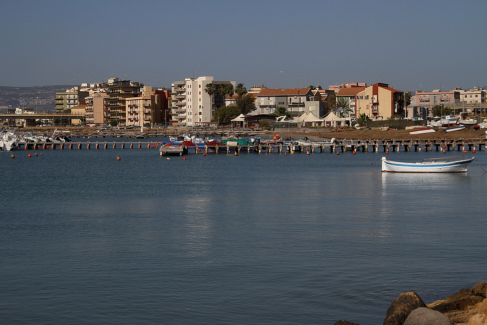 Sicilia_270.JPG - ma il pensiero è sempre tra quei riflessi...