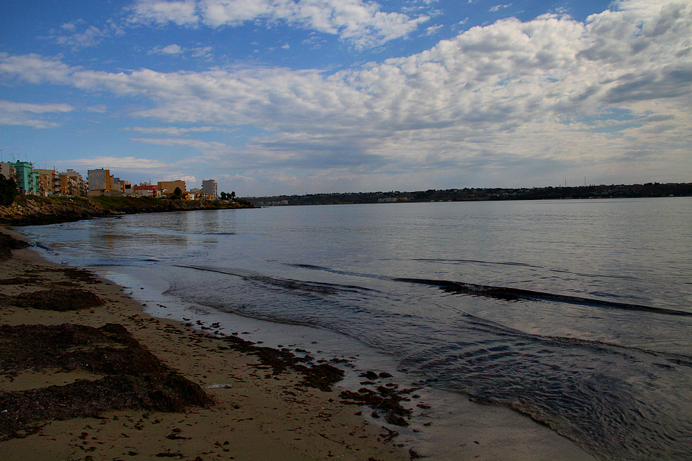 Sicilia_274.JPG - riflessi di cielo sulle acque limpide...