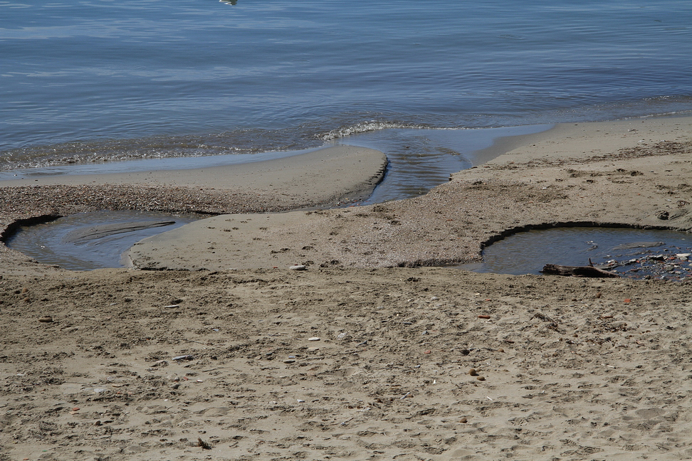 Sicilia_309.JPG - dove il mare ha ricamato profili ondulati...