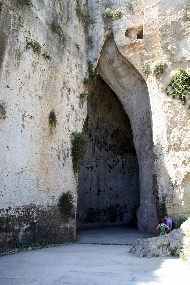 Sicilia_398.JPG - una leggenda narra che Dionisio il Vecchio...