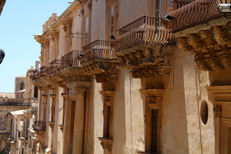 Sicilia_453.JPG - palazzo Nicolaci di Villadorata...