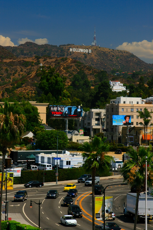 America_094.jpg - La mitica collina del cinema…il sogno di ogni attore è quello di poter recitare qui…un giorno o l’altro…(Hollywood, Los Angeles, California)